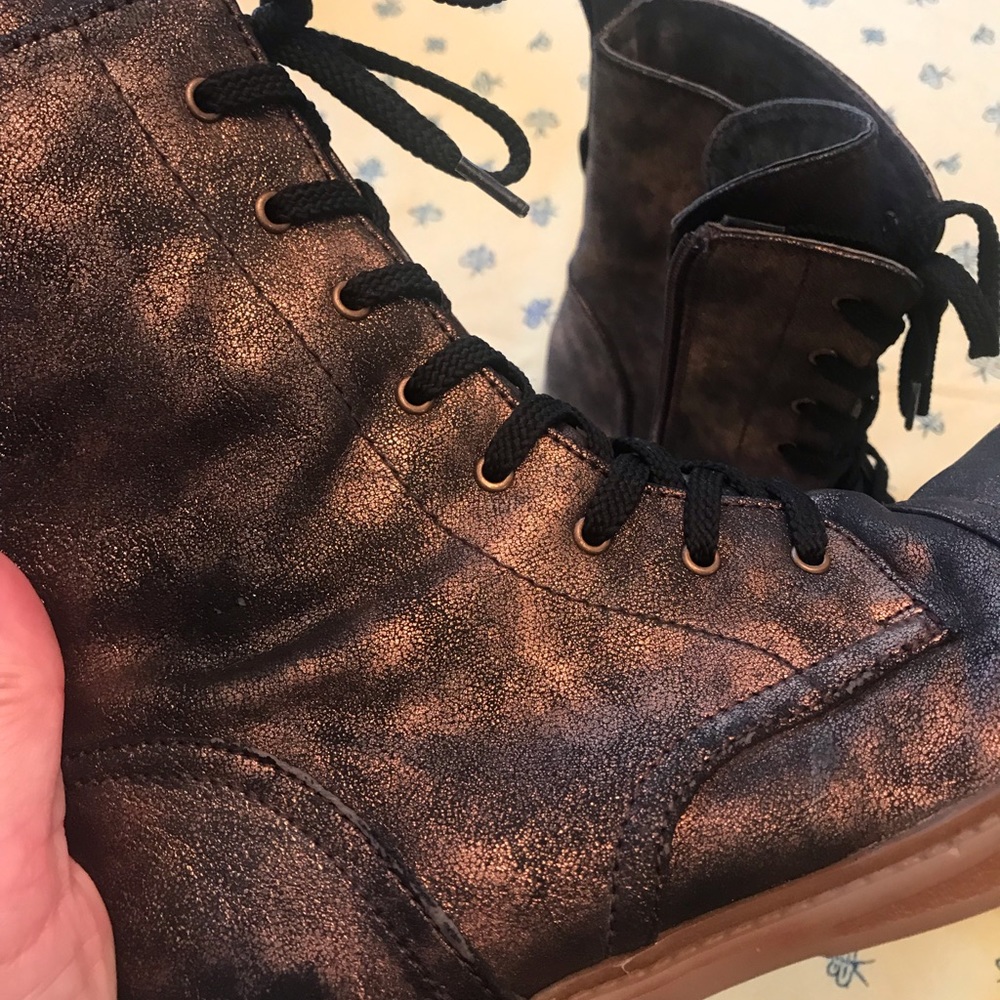 Girls size 36 (US 4) bronze boots